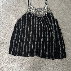 Women's Black and White Floral Top Tank Top